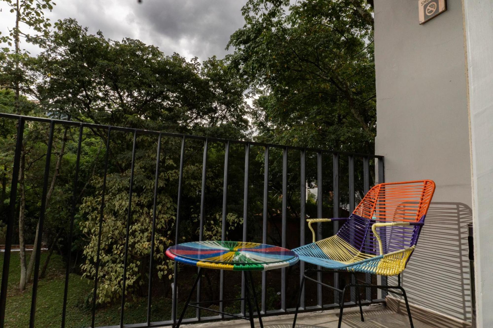 Los Patios Hostel メデジン エクステリア 写真